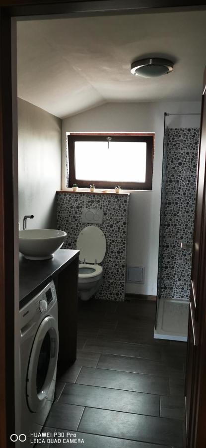 Luca'S Home Orşova Екстериор снимка
